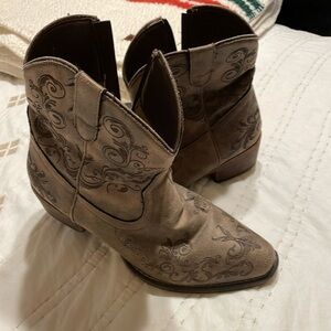 Roper Women's Vintage Faux Leather Western Boots - Snip Toe gray wms 8.5